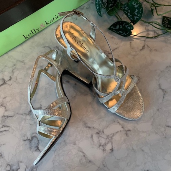Kate & Kelly Fleck of Gold Heeled Sandals - Picture 9 of 12